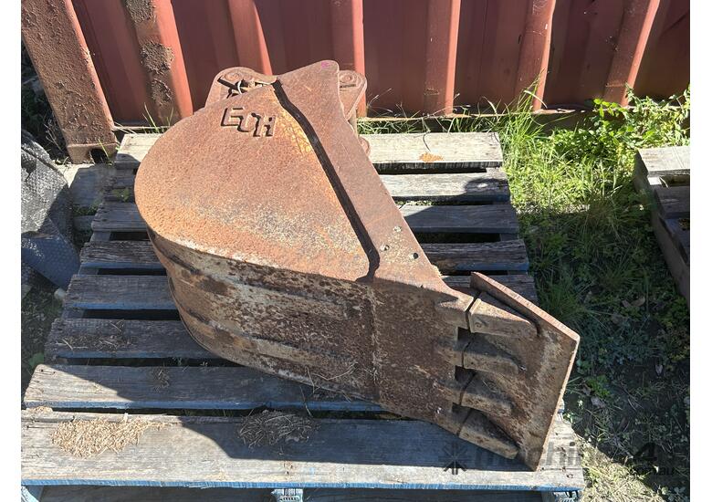 caption 3x Excavator Buckets
