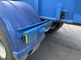 2008 J.G Consulting Equiprite Retractable Tri-Axle Trailer - picture0' - Click to enlarge