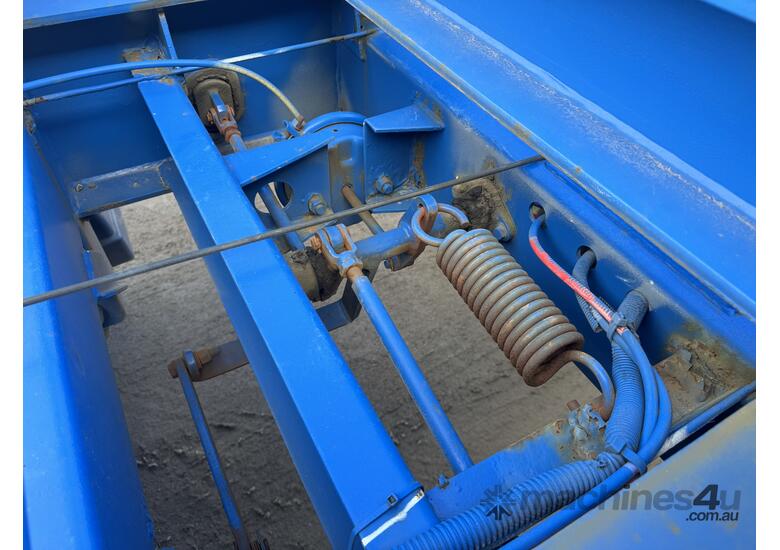 caption 2008 J.G Consulting Equiprite Retractable Tri-Axle Trailer