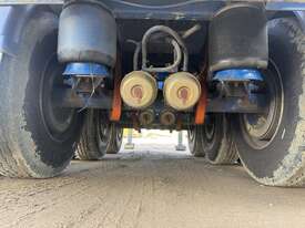 2008 J.G Consulting Equiprite Retractable Tri-Axle Trailer - picture1' - Click to enlarge
