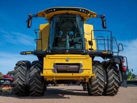 (8722) 2018 New Holland CR7.90 - picture0' - Click to enlarge