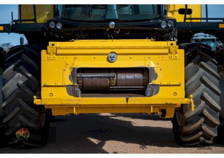 (8722) 2018 New Holland CR7.90