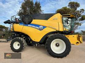 (8722) 2018 New Holland CR7.90 - picture2' - Click to enlarge