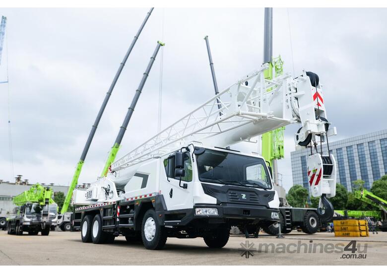 caption 2025 Zoomlion ZTC250 25Ton Truck Crane