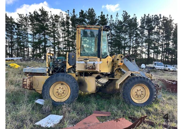 caption VOLVO LOADER (SALVAGE).