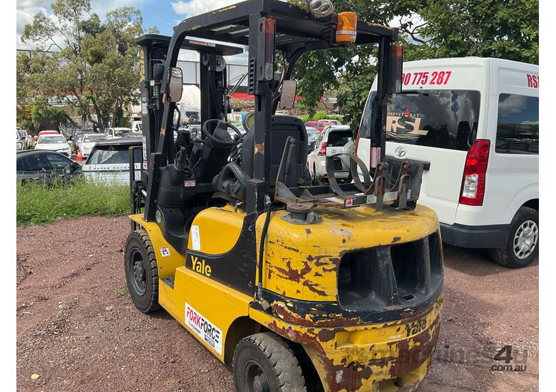 caption 2014 Yale GLP25RK Forklift
