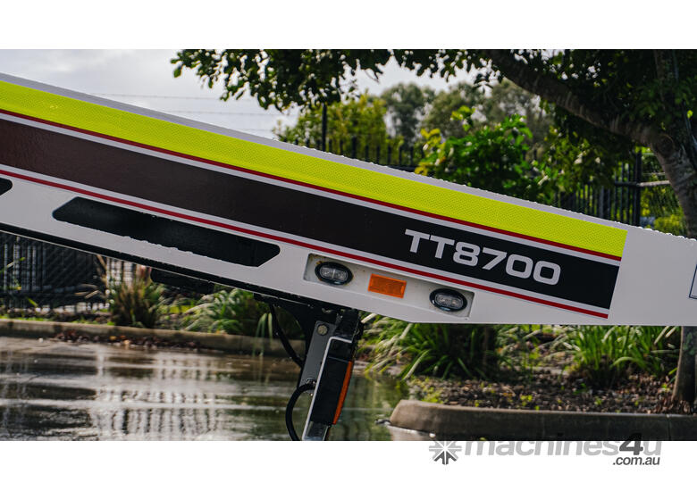 Isuzu FYJ 300-350 Tilt tray Truck