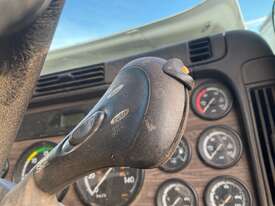 2013 Freightliner FLX Tipper - picture1' - Click to enlarge