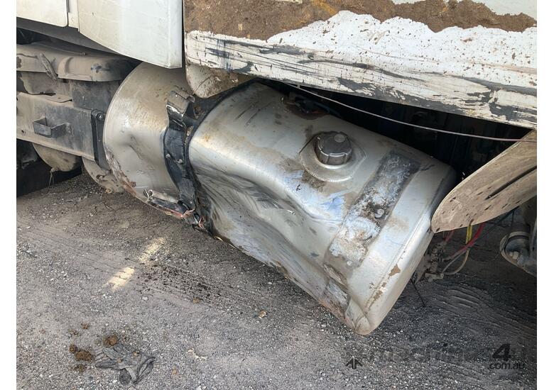 caption 2013 Freightliner FLX Tipper