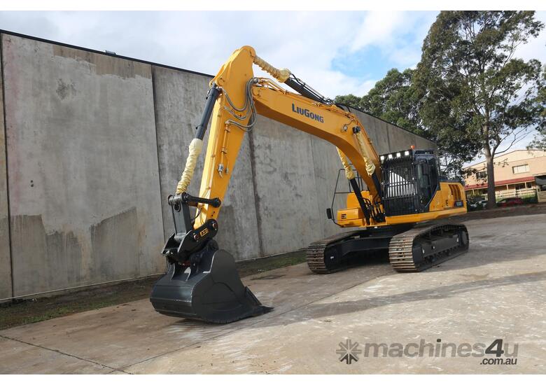 caption 2023 LiuGong 930E Excavator