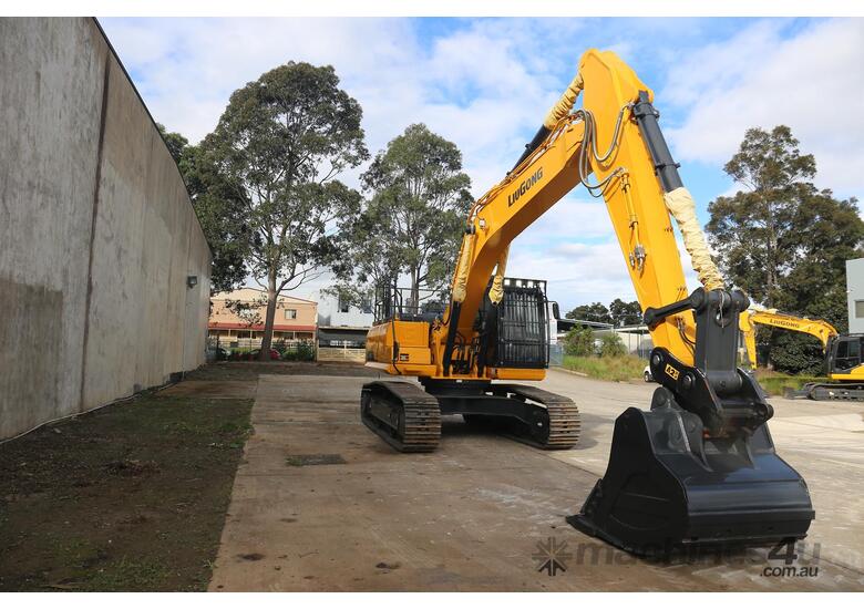 caption 2023 LiuGong 930E Excavator