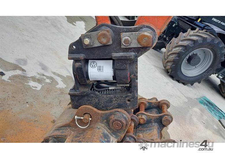 caption Helitilt Quick Hitch