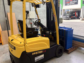Hyster J1.8XNT electric forklift - picture2' - Click to enlarge
