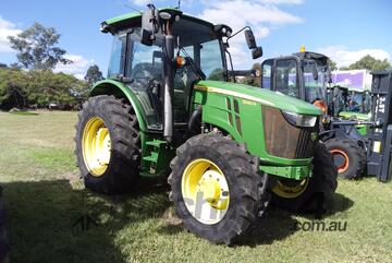 John Deere 4x4 cab tractor