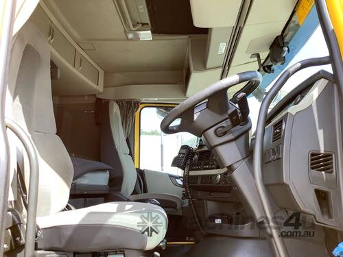 caption 2017 Volvo FH13 Prime Mover Sleeper Cab