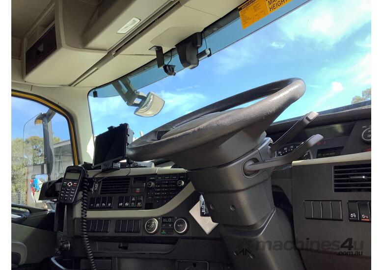 caption 2017 Volvo FH13 Prime Mover Sleeper Cab