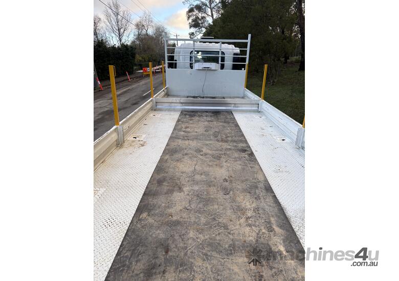 Isuzu 'Beavertail' FSR 140/120-240 AMT LWB