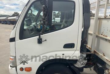 2011 Hino 300 series Table Top 2011 Hino 300 series Table Top