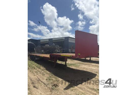 caption 2001 Drop Deck Trailer - Mackay