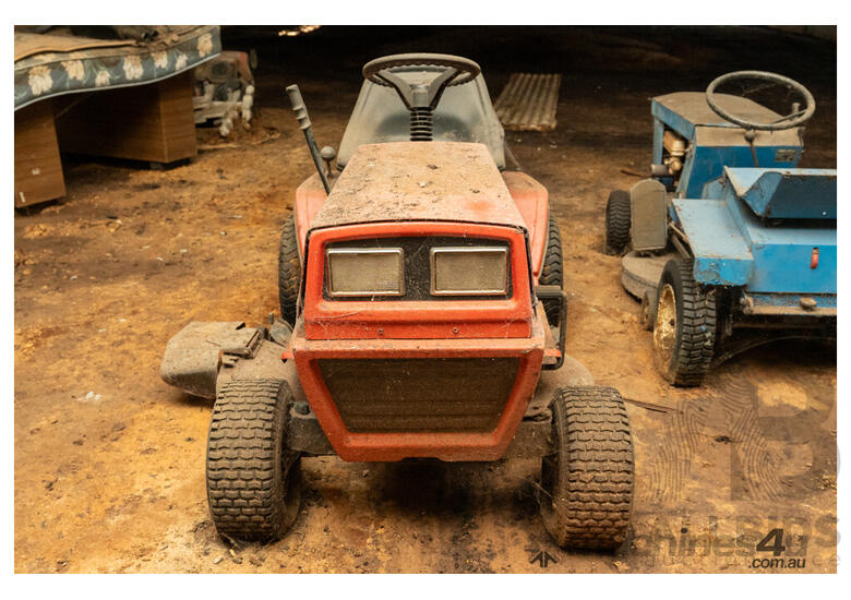 Victa 38 Inch Ride on Lawn Mower