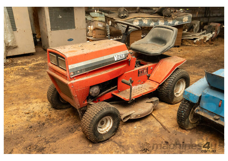 Victa 38 Inch Ride on Lawn Mower