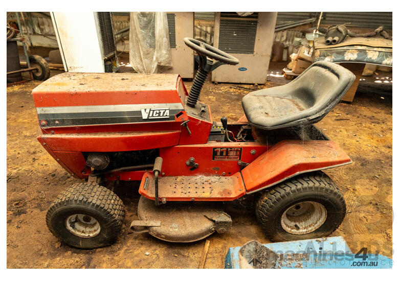 Victa 38 Inch Ride on Lawn Mower