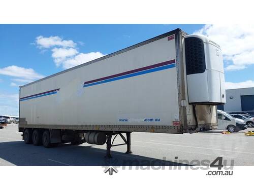 caption Lucar Cargo VAN Standard TRI Axle