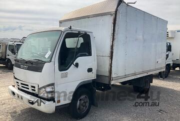 Isuzu 2007   NPR Pantech