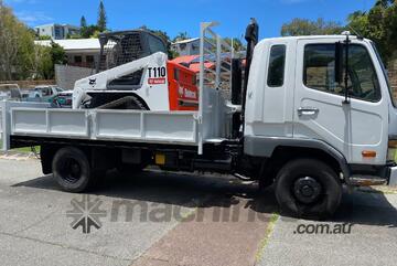 1998 MITSUBISHI FK SERIES TRAY TRUCK 1998 MITSUBISHI FK SERIES TRAY TRUCK