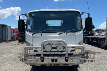 2016 Isuzu NPS 75-155 Service Body