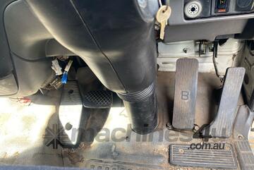 2006 Isuzu FRR 525 Long Tilt / Slide Tray