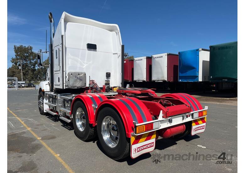 2015 Kenworth T409 Prime Mover Sleeper Cab