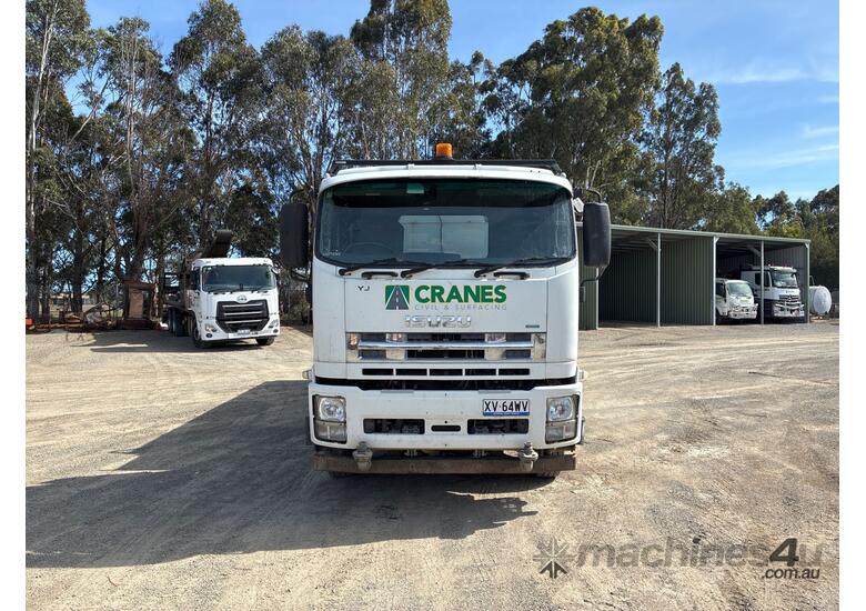 2013 Isuzu FYJ 2000 Water Cart
