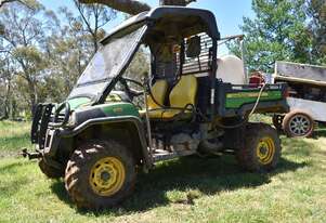 John Deere   Gator