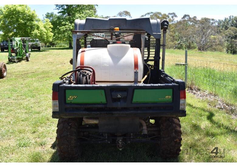 John Deere Gator
