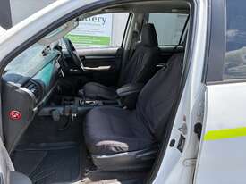 2015 Toyota Hilux SR 4x4 Dual Cab Ute - picture0' - Click to enlarge