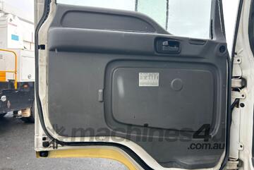 2006 Isuzu FVM1400 Refrigerated Pantech