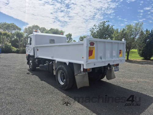2010 Nissan UD PK9 Tipper