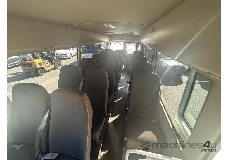2013 Mitsubishi Rosa Diesel Bus