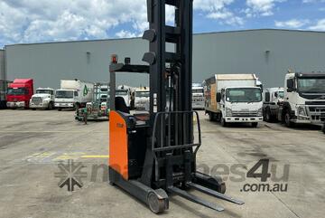 Crown ESR5200 Electric Reach Forklift