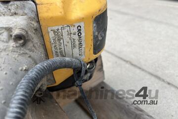 Crommilins Concrete Vibrator