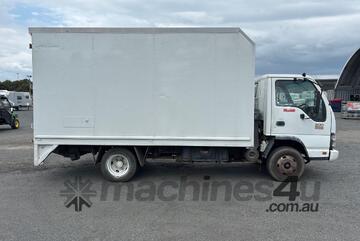 Isuzu 2007   NPR Pantech