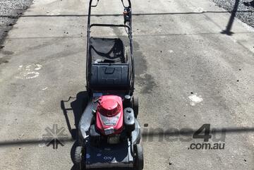 Honda   HRU 216D Lawnmower