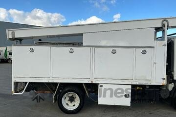 2017 Isuzu NQR 87-190 Service Body