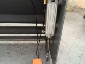 Fiora Pneumatic Guillotine - picture1' - Click to enlarge