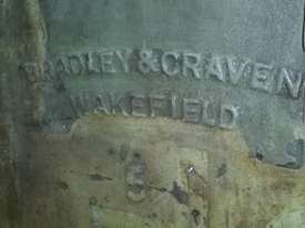 Bradley Craven 40 tonne Press - picture2' - Click to enlarge