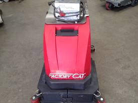 Used Factory Cat 26in - picture0' - Click to enlarge