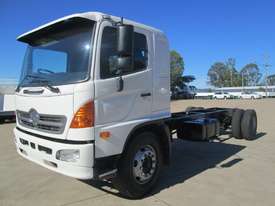 Hino GH 1728-500 Series Cab chassis Truck - picture1' - Click to enlarge