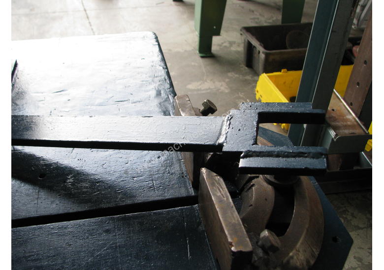caption Industrial Cold Drop Circular Metal Cutting Saw