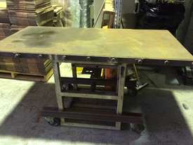 Cast Iron Welding Table - picture0' - Click to enlarge